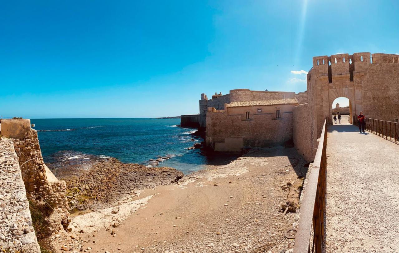 Elegante Appartamento In Palazzo Storico Ortigia Сиракузы Экстерьер фото